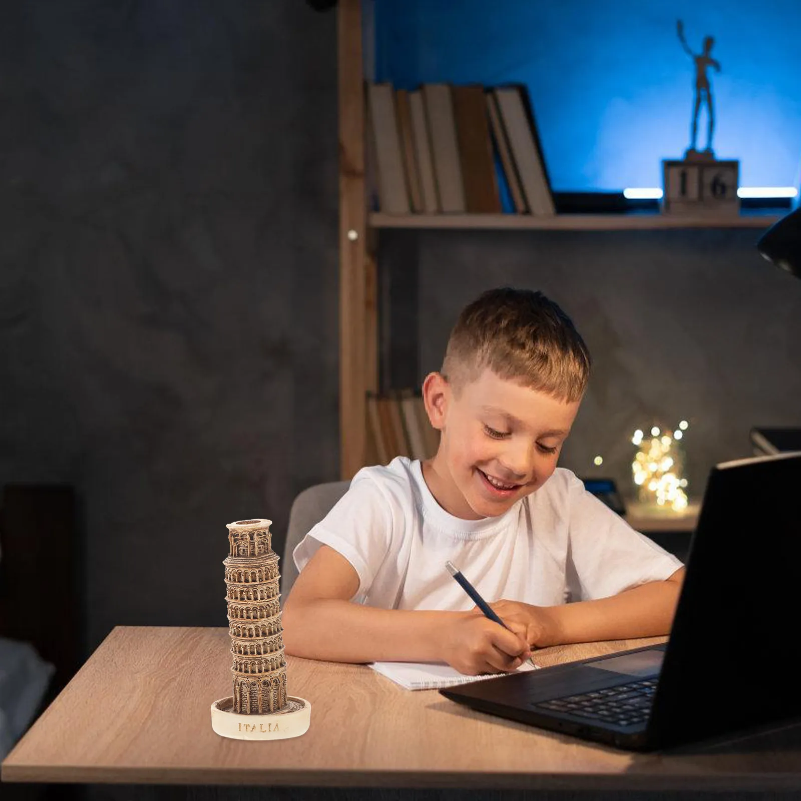 Miniature Leaning Tower of Pisa Resin Sculpture Retro Style Desktop Decoration Architectural Decor Home Ornament Statue