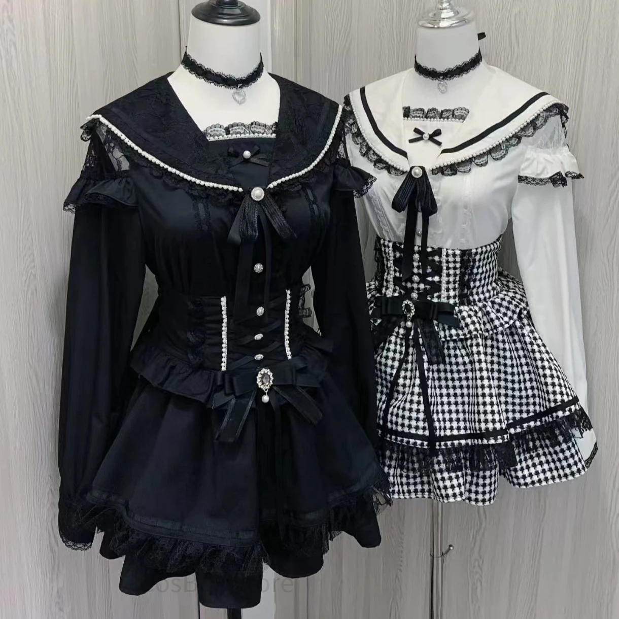 Image of Jirai Kei Rock mit hoher Taille und Karomuster, Spitzenbluse mit Matrosenkragen, Ryousangata Gothic Y2K Sweet Dark Kawaii Lolita Outfit im japanischen Stil