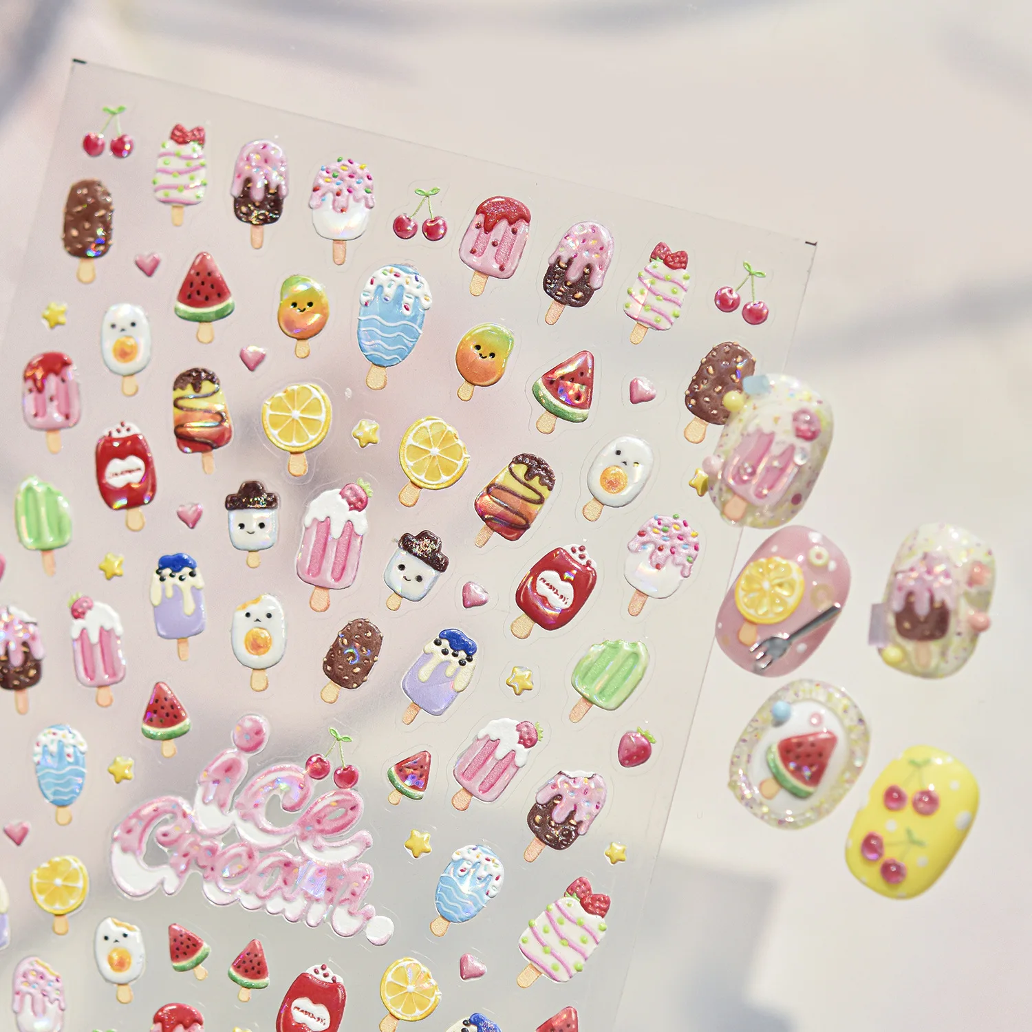 Cremefarbenes Waffel-Eis mit W – Nail Art Strawberry Bewertung und Preis