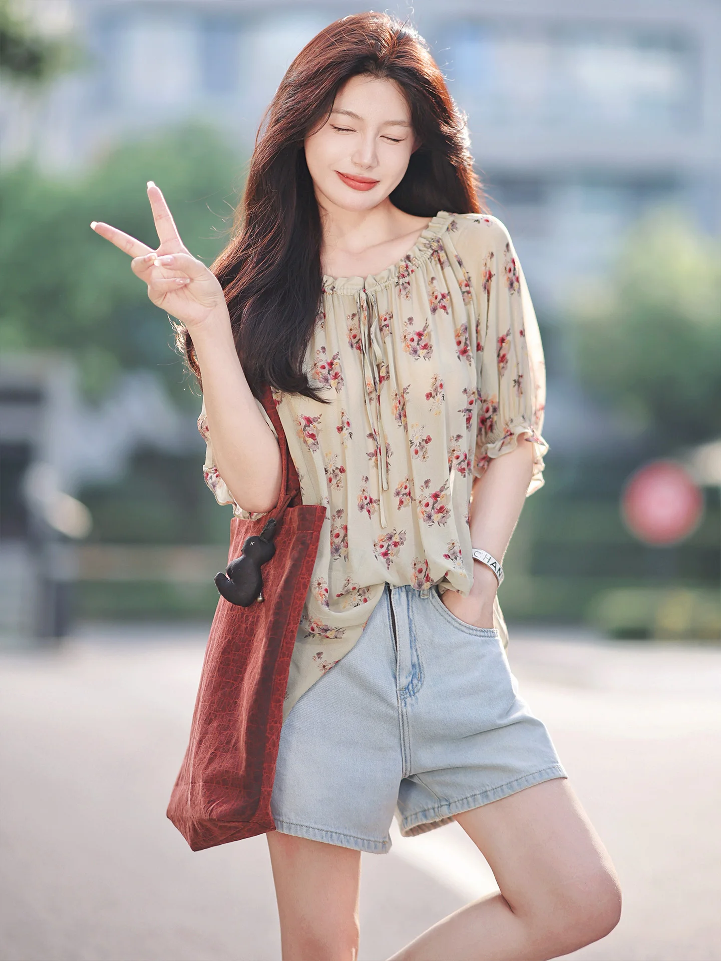 

Топ с цветочным узором и завязками, маленький размер, 100% шелк, в стиле Берлинских цветочных ярмарок, простой, с круглым вырезом