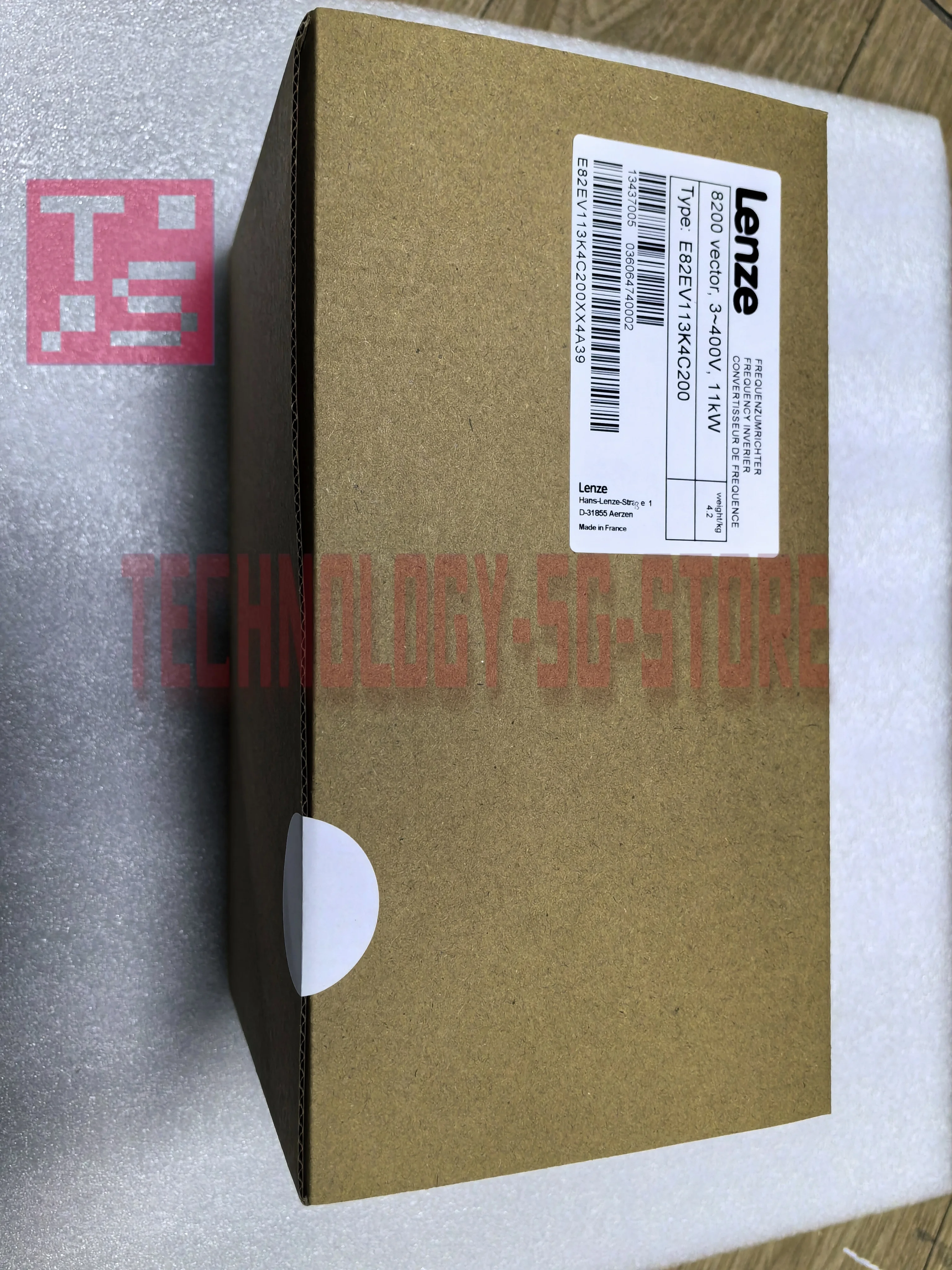 Преобразователь частоты E82EV113K4C200 совершенно новый