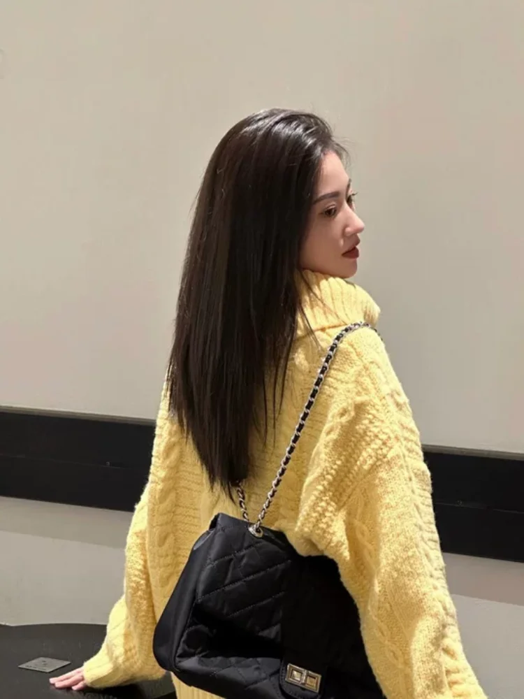 سترة نسائية حلوة وجميلة للخريف والشتاء منتج جديد بلوزة نسائية فضفاضة وسميكة مع طية صدر السترة