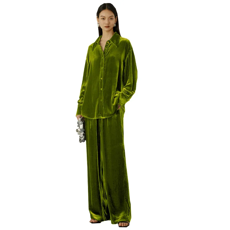 シルク混紡生地のレディーススーツ、都会的なファッショナブルなスタイルで、ビジネスにもカジュアルにも着用できます。 滑らかで、柔らかく、繊細で、涼しい