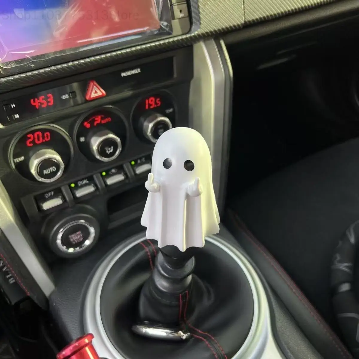 

Multi functional Halloween ghost model, suitable for car decoration, Halloween gifts, phone holders, hanging items, cartoon
