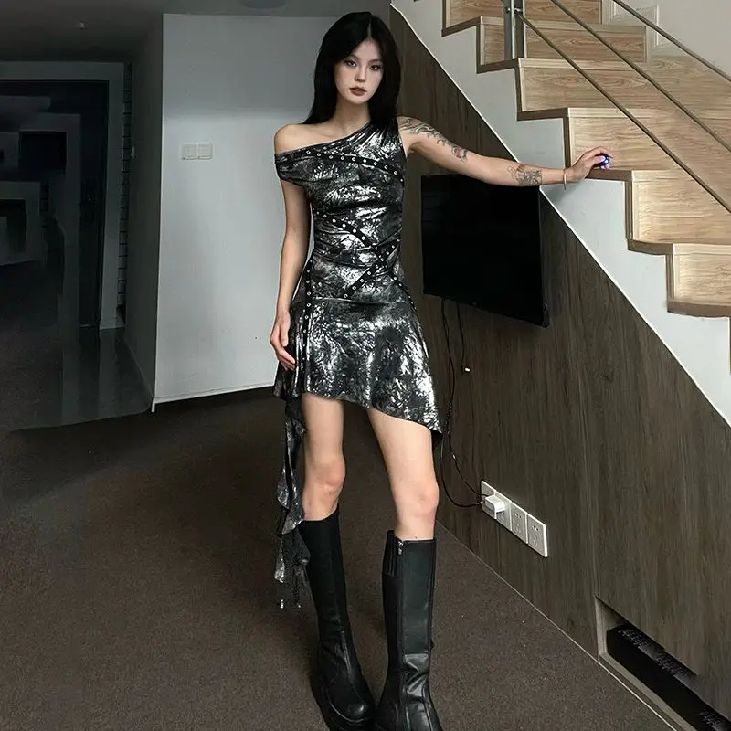 Falda con volantes metálicos teñida con lazo de estilo gótico, vestido Sexy de moda Irregular ajustado con hombros descubiertos para mujer