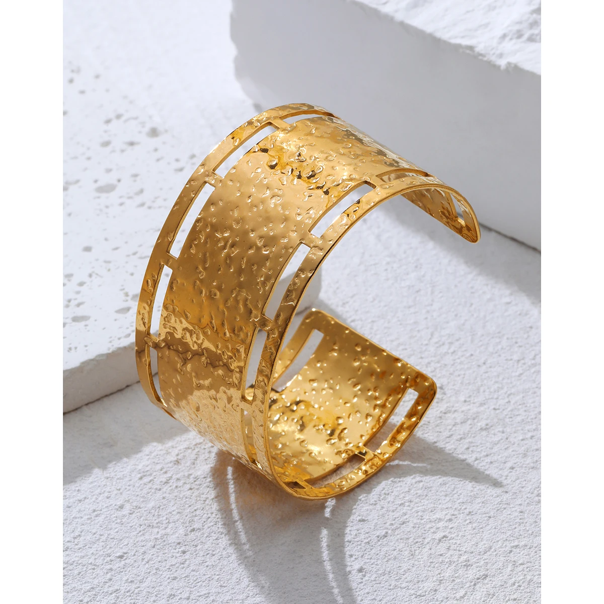 YACHAN 18K Gold Plated Stainless Steel Cuff Bracelet for Women Irregular Hammered Texture Trendy Statement Jewelry