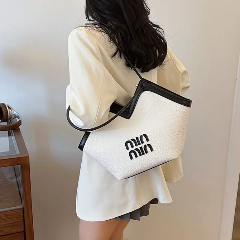 

Elegant Women's Bag Underarm Maillard Style JK School Simple Cute Shoulder Bags Portable Casual Exquisite Creative Design