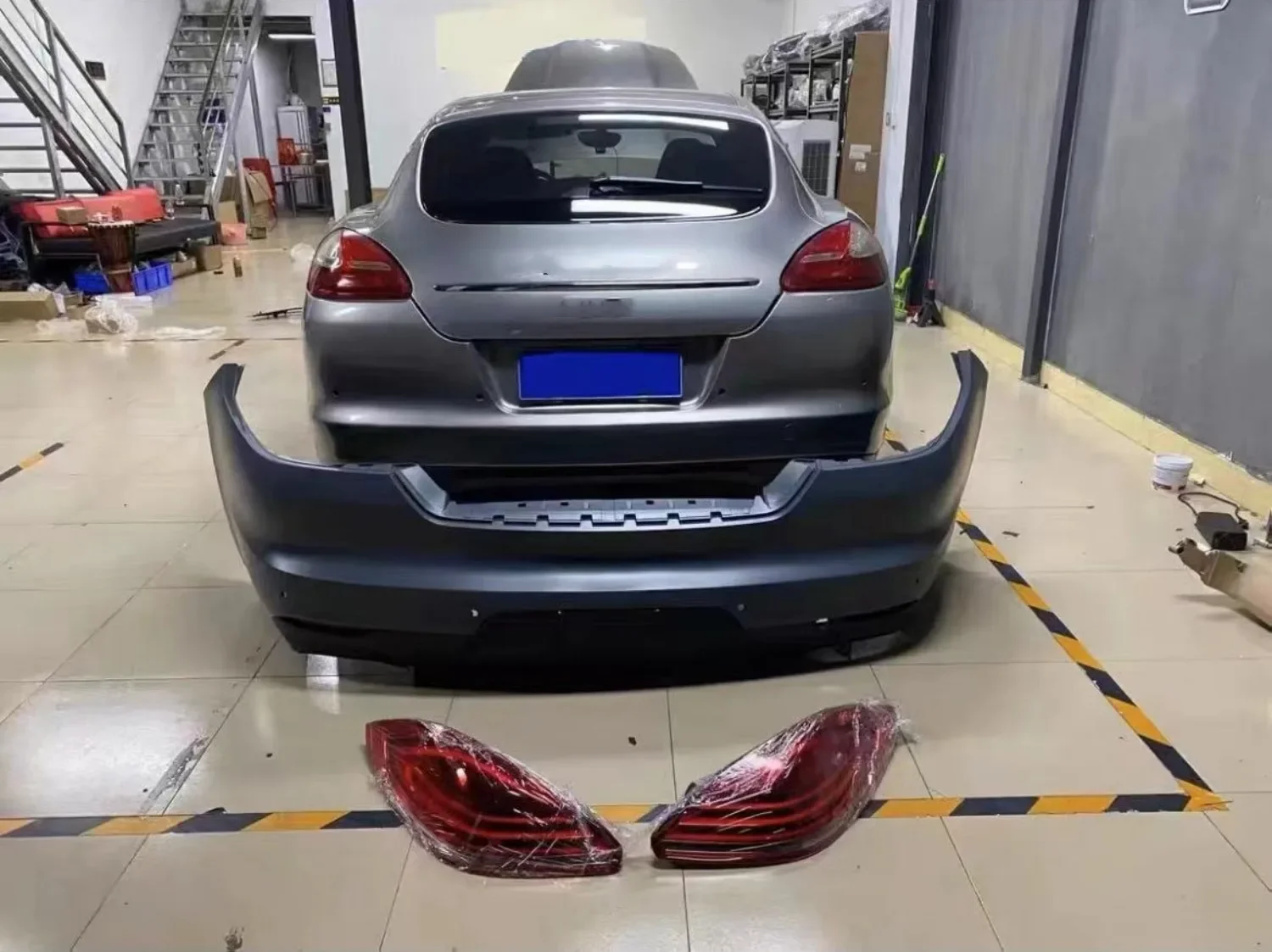 

Car Body kit for Porsche Paramera 10-17 upgrade Turbo 21 Front bumper surrounded grille tail light daylight