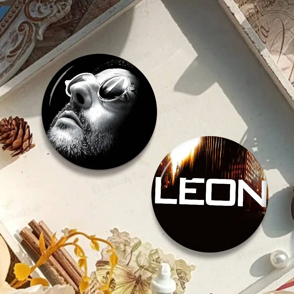 Movie L-Leon T-The P-Professional 32/44/58mm Handmade Pin Round Funny Snap-in Brooches for Backpack Cothes Badge Hat Decoration