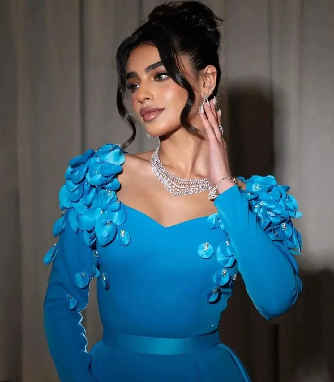 Blue Party Dress Saudi Women Prom Dresses 3d Flowers Evening Dresses Long Sleeves Off The Shoulder Sweep Length Wedding Dresses