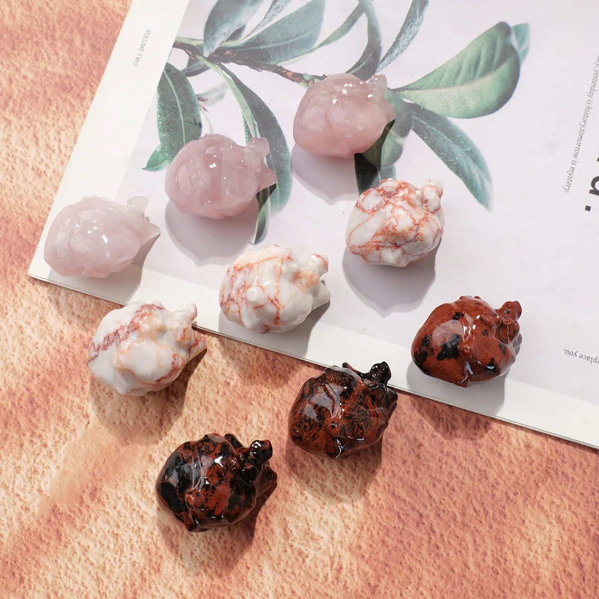 1pc Natural Crystal Raw Stone Heart Carving Organ Model Crystal Handicrafts Desktop Decoration Ornaments