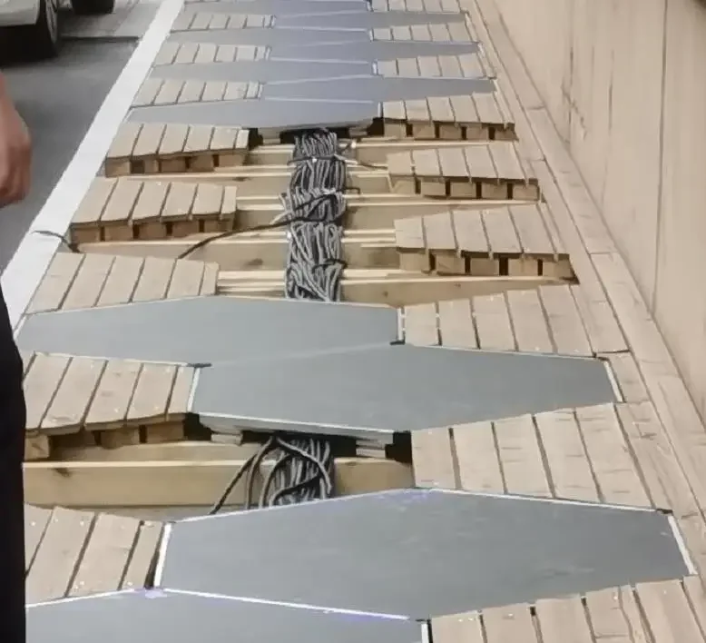 Photovoltaic floor tiles Solar floor tiles Power generation Anti-skid surface Pavement green building materials