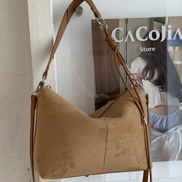 

2025 Новая женская большая сумка, дизайнерская роскошная сумка для женщин, замшевая сумка через плечо, большая вместительная сумка-подушка