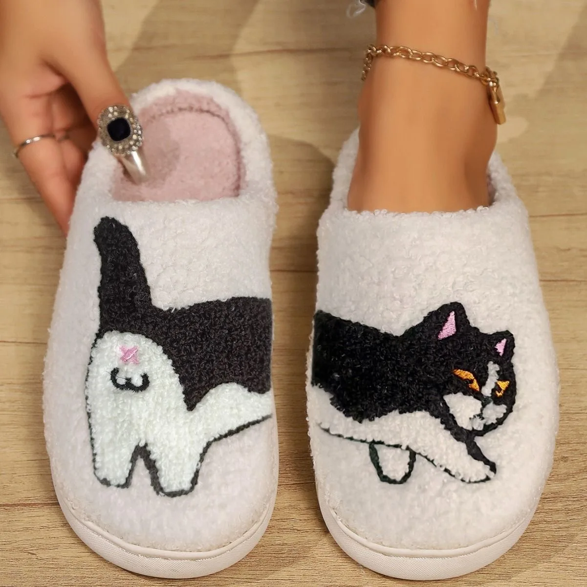 

Cotton slippers, plush internet famous cat and dog men's plus size slippers for couples, unisex home plush warm slippers