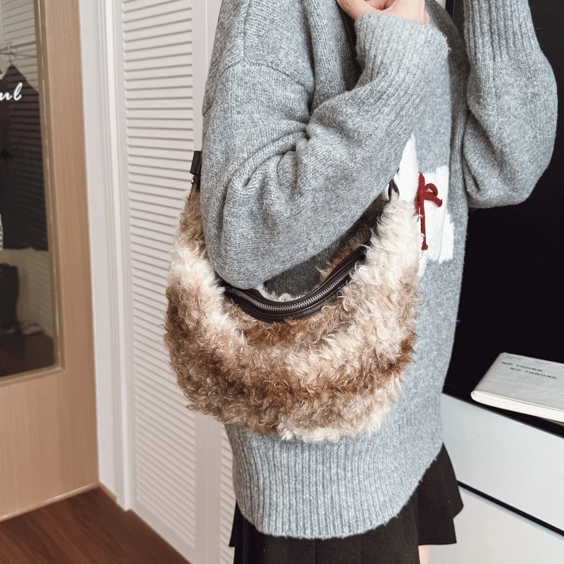 

Fashionable Women's Crossbody-Bag Made of Fine Leather Boasting Trendy Famous Lasting Look