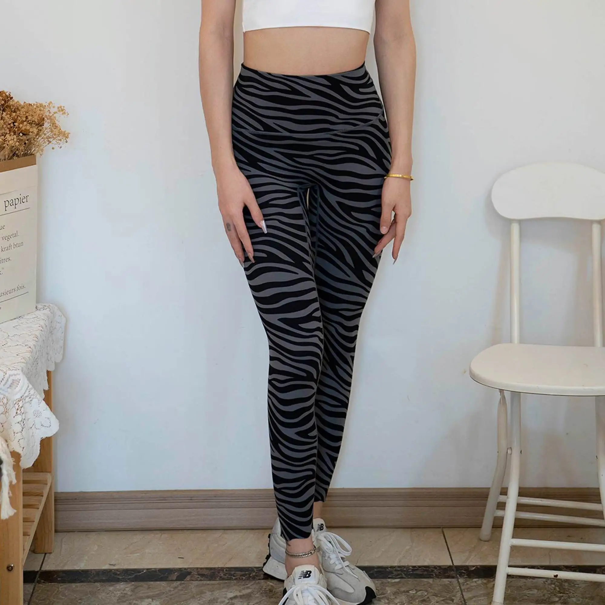 Zebra Stripes Nine Point Pants Women's Sportswear Items Bare Feel Fabric Raise Waist and Buttocks Lady's Yoga Sweatpants