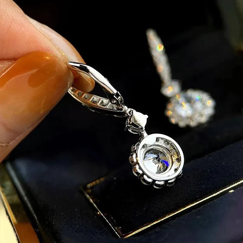 Huitan Wunderschöne Damen-Ohrringe für Hochzeit, luxuriös, silberfarben, brillanter Zirkonia, Temperament, weiblicher Schmuck