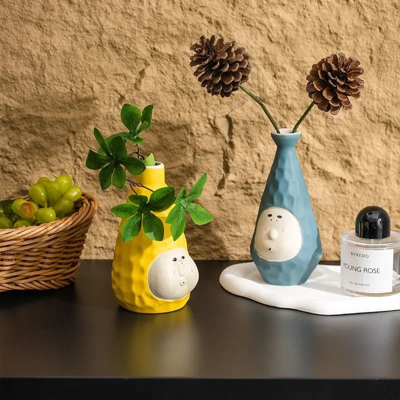 Creative Ceramic Expression Vase Light Luxury Style Living Room TV Cabinet Desktop Entrance Decoration Home Decoration