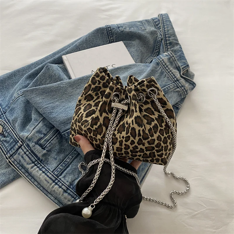 1 Piece of Leopard Print Chain Bucket Bag, Fashionable Shoulder Bag for Women, Crossbody Bag That Can Hold Mobile Phone