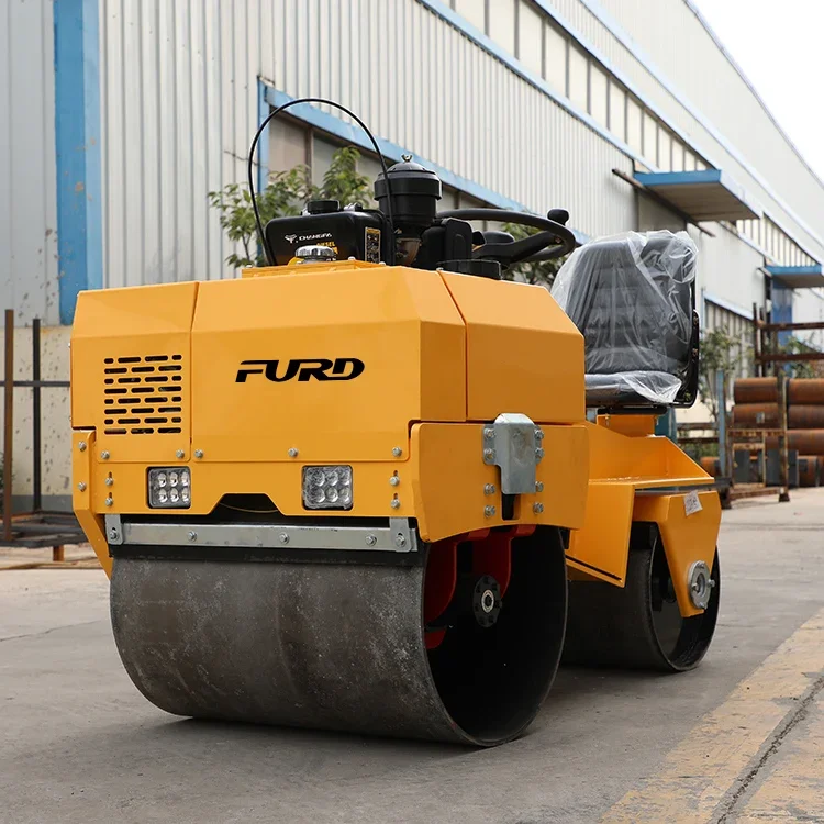 Mesin Baby Roller FURD 700 Kg Naik Mini Roller Compactor Road