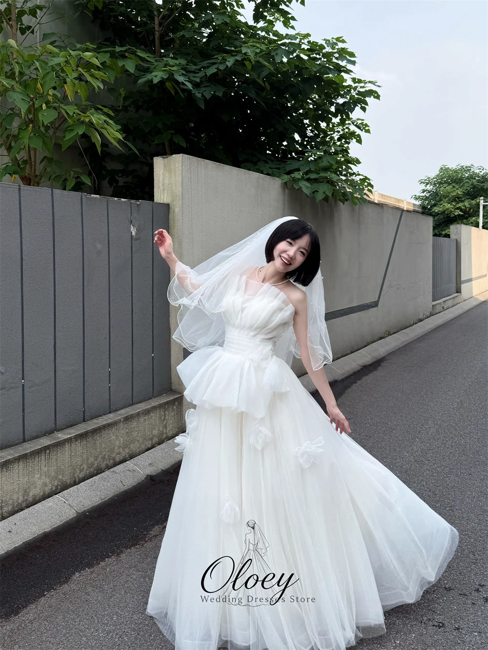 OLOEY Elegant Strapless A-Line Korea Wedding Dress Photo Shoot 3D Flowers Organza Ruffle Outdoor Bridal Gown Customized 2027