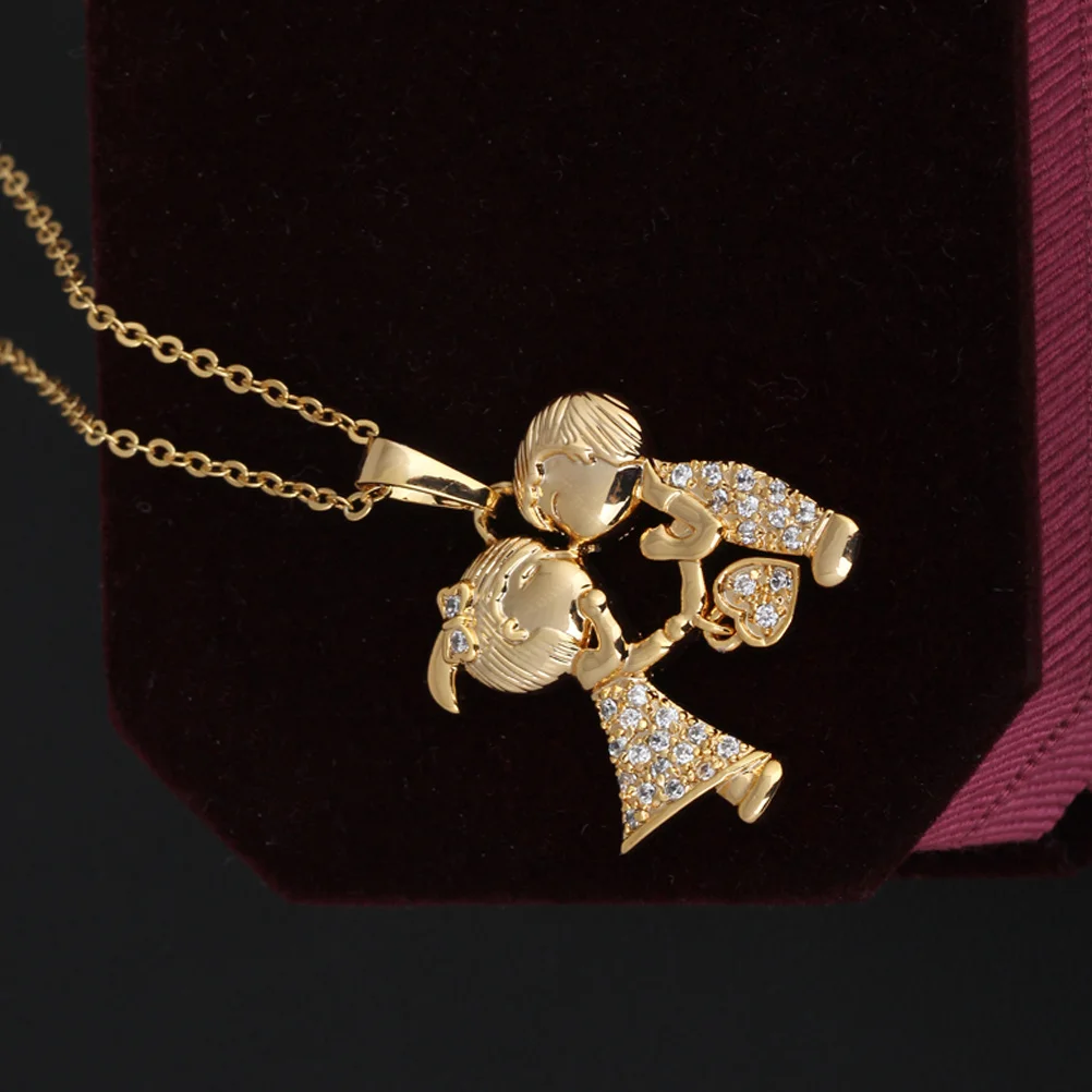 

Golden Pendant Necklace Micro-Inlay Hollow Out Boy Girl Kissing Shape Smooth Surface High Quality Zircon Chain