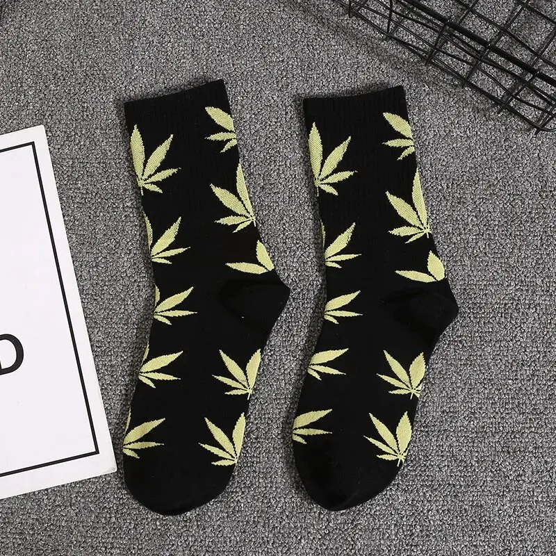 5 Pairs Men\'s Maple Leaf Socks Versatile Long Korean Style Trendy High Tube Socks Street Hip Hop Style Long Tube Socks