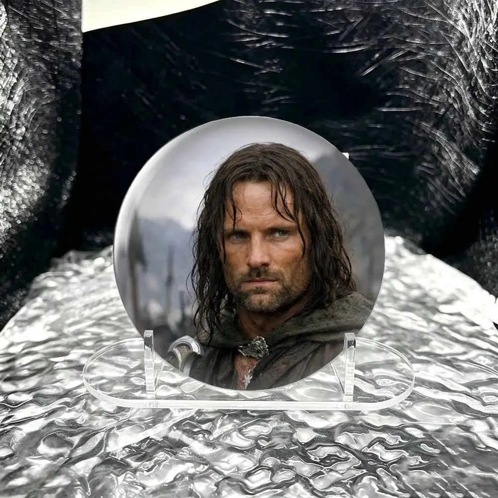 Aragorn II leading hero of LOTR Brooch Metal Decorative Brooch Pins for Backpack Clothes Jacket Accessories,Souvenir.