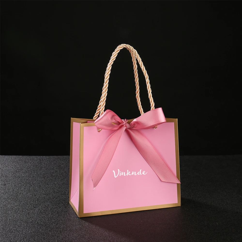 

Custom Paper Gift Bag with Ribbon Bow White Cardstock Pack Box Thick Handle Favor Bags for Retail Wedding Party Present Boxes