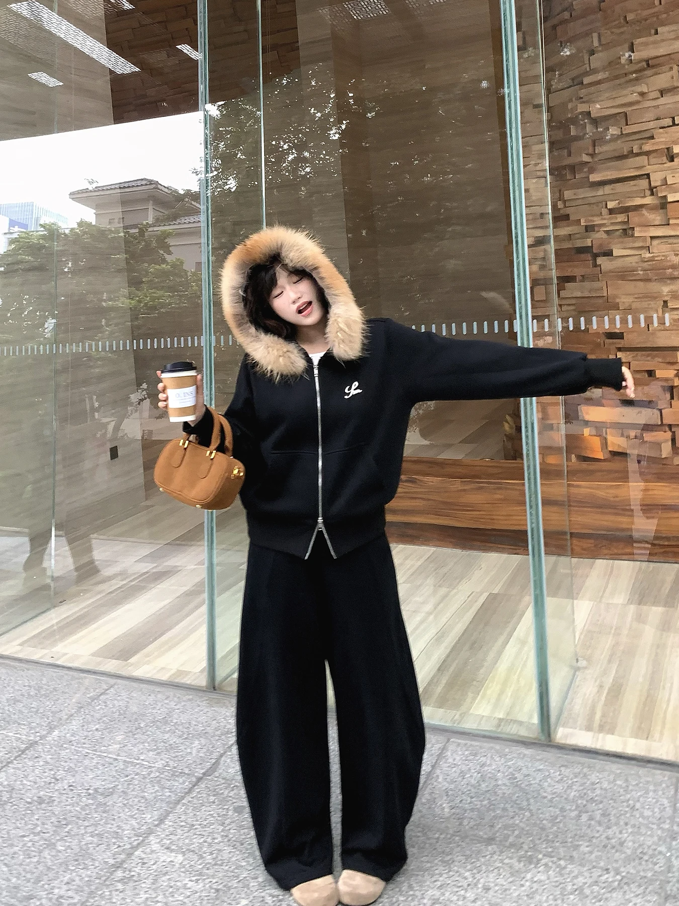 

Женская толстовка свободного кроя с вышивкой, повседневная кофта с меховым воротником, кардиган на молнии, с длинными рукавами, корейская версия