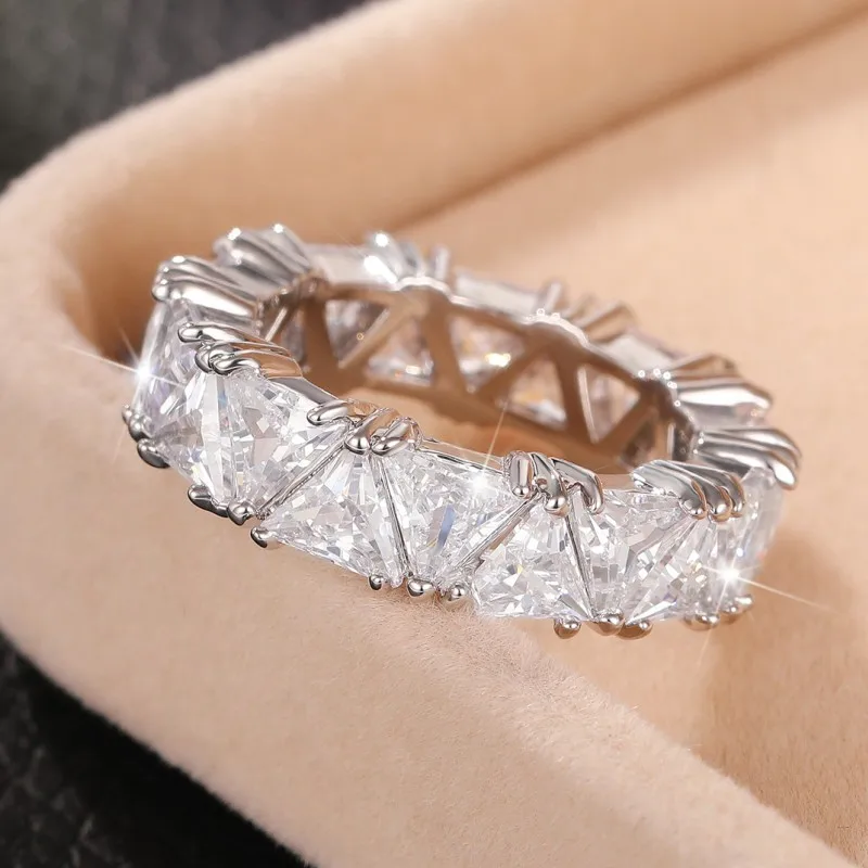 Huitan Triangular CZ Promise Rings for Women Luxury Trendy Wedding Bands Accessories Engagement Party Hot Fashion Female Jewelry
