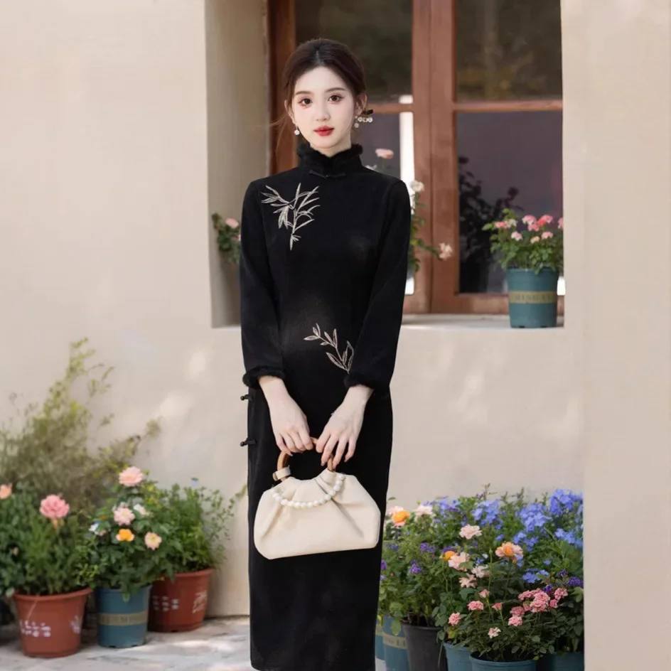 Winter Cotton Velvet Embroidery Composite Soft Plus Velvet Thickened Cheongsam Traditional Chinese Style Qipao Dress for Women