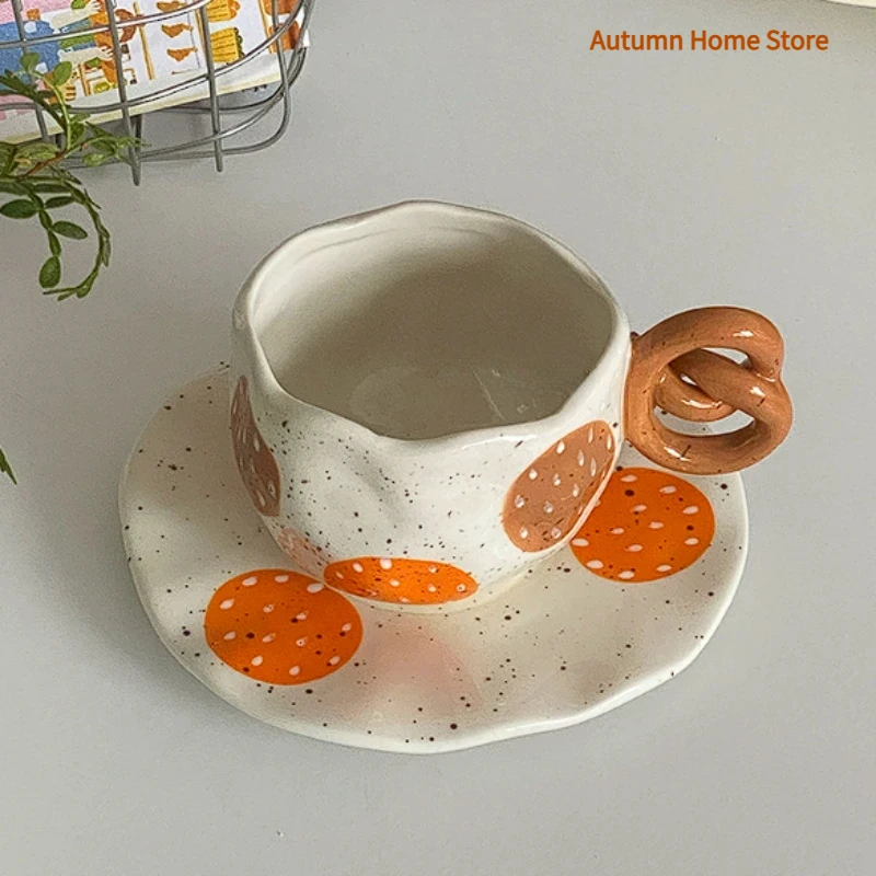 

Creative Niche Hand Held Coffee Cups and Plates Set with Biscuit Handles Ceramic Cups Hand Gifts Afternoon Tea