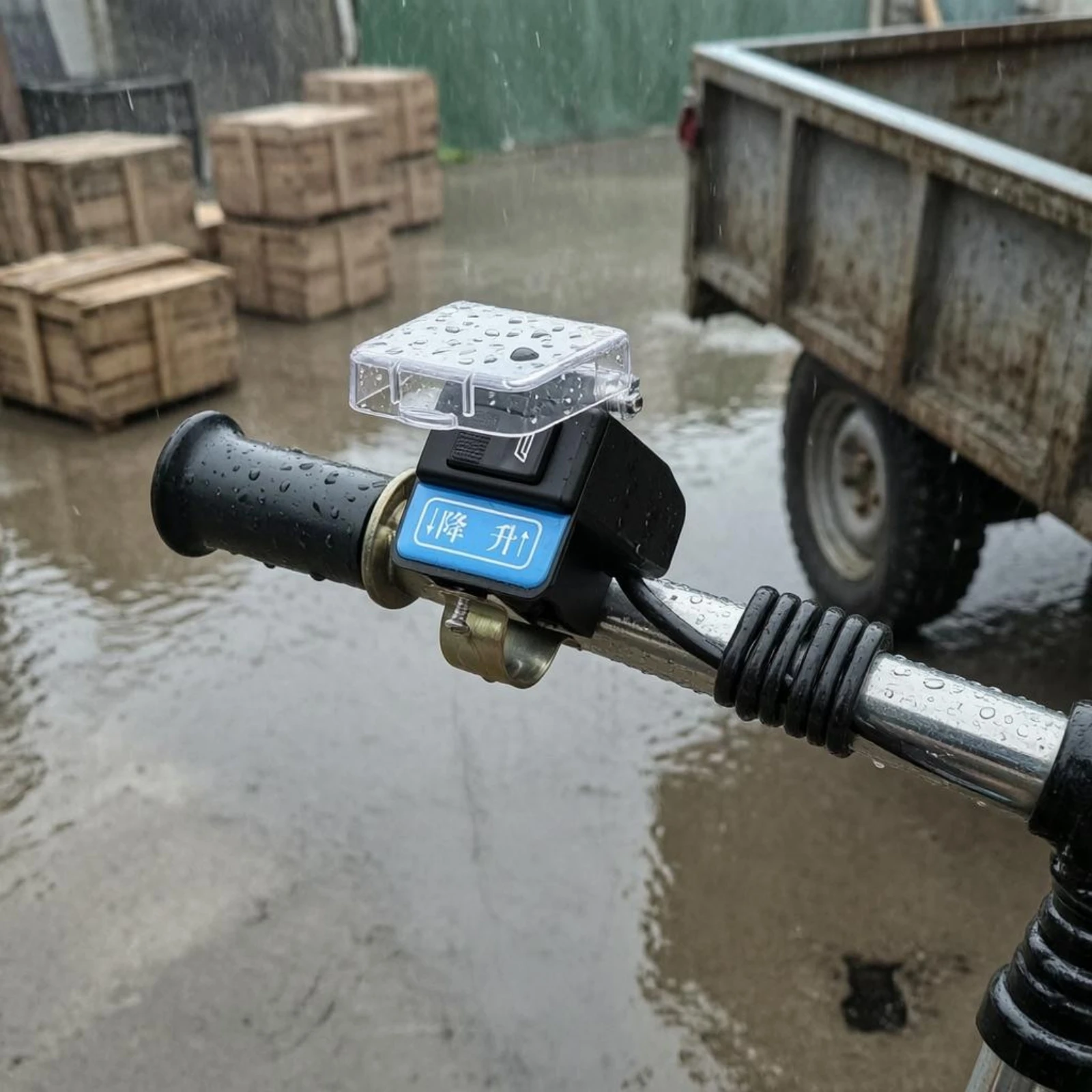 Self-Unloading Lift Switch Red and Green Buttons Handlebar Switch Vehicle Accessory Easy to Install High Reliability