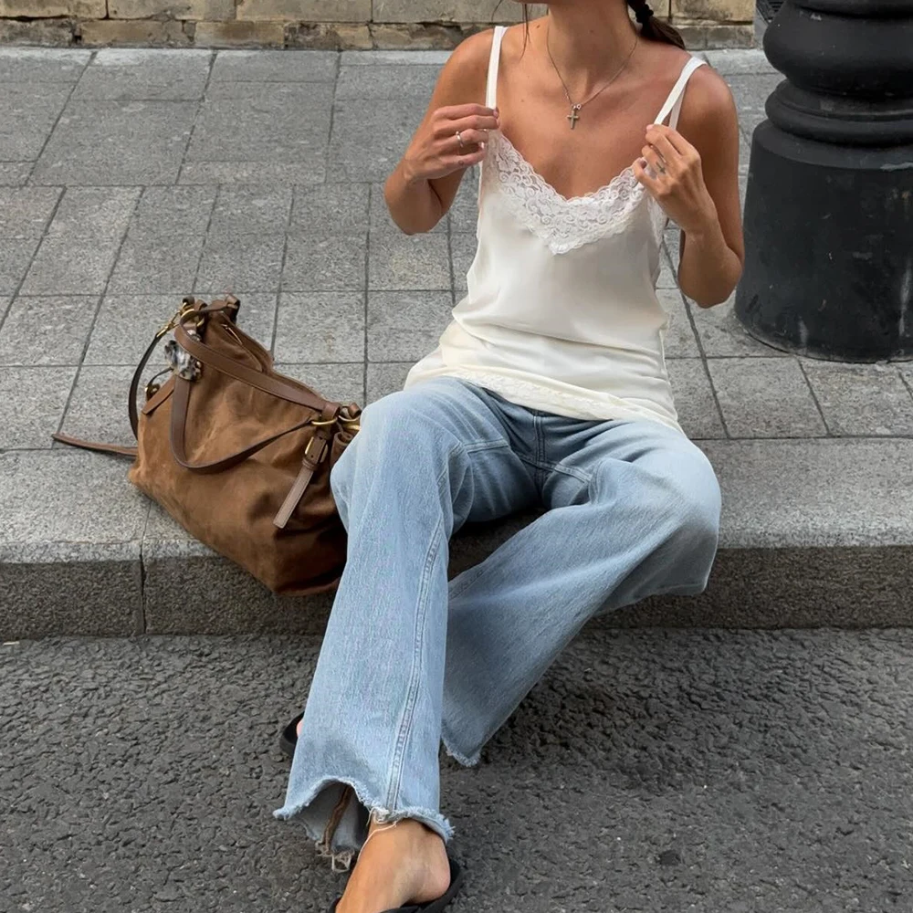 

Women y2k Lace Trim Satin Patchwork Camisole Tops Silky Spaghetti Strap V Neck Cami Tops Flowy Going Out Club Party Tank Tops