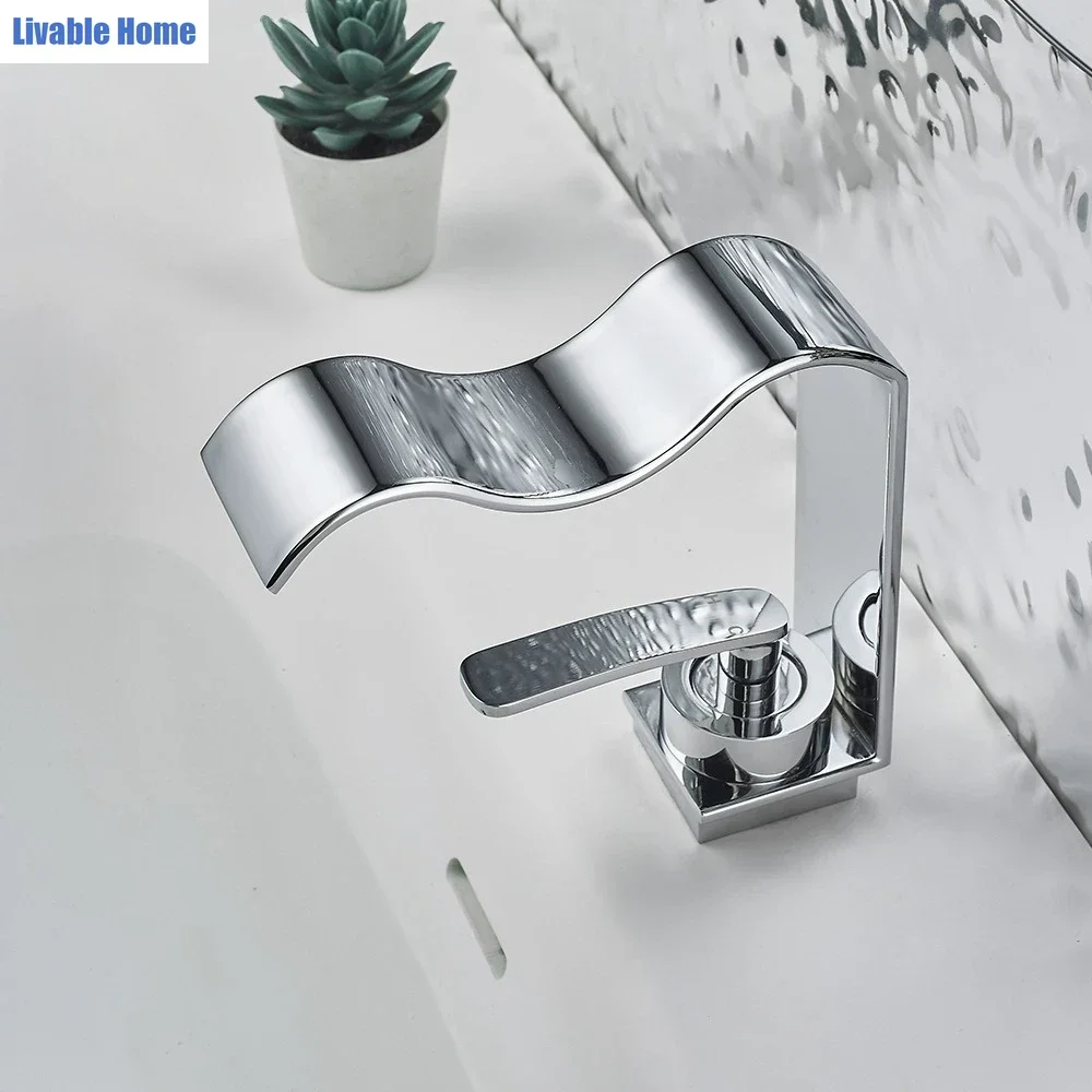 Bathroom All-Brass Luxury-Style Custom Heart-Shaped Hot/Cold Waterfall Basin Sink with Splash Guard and Plated Faucet