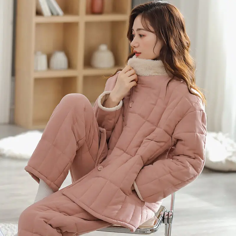 The  Three-layer Laminated  Pajamas for  in Autumn and Pure Cotton and Fleece Padded Padded Jacket Can Be Worn Outside The Home