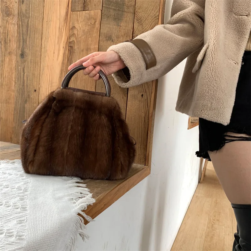 Women\'s Mink Fur Handbag 2022 New Fashion Designer Fluffy Fur Wrist Bag Large Capacity Soft Shopping Bag Girl Cute Handbag