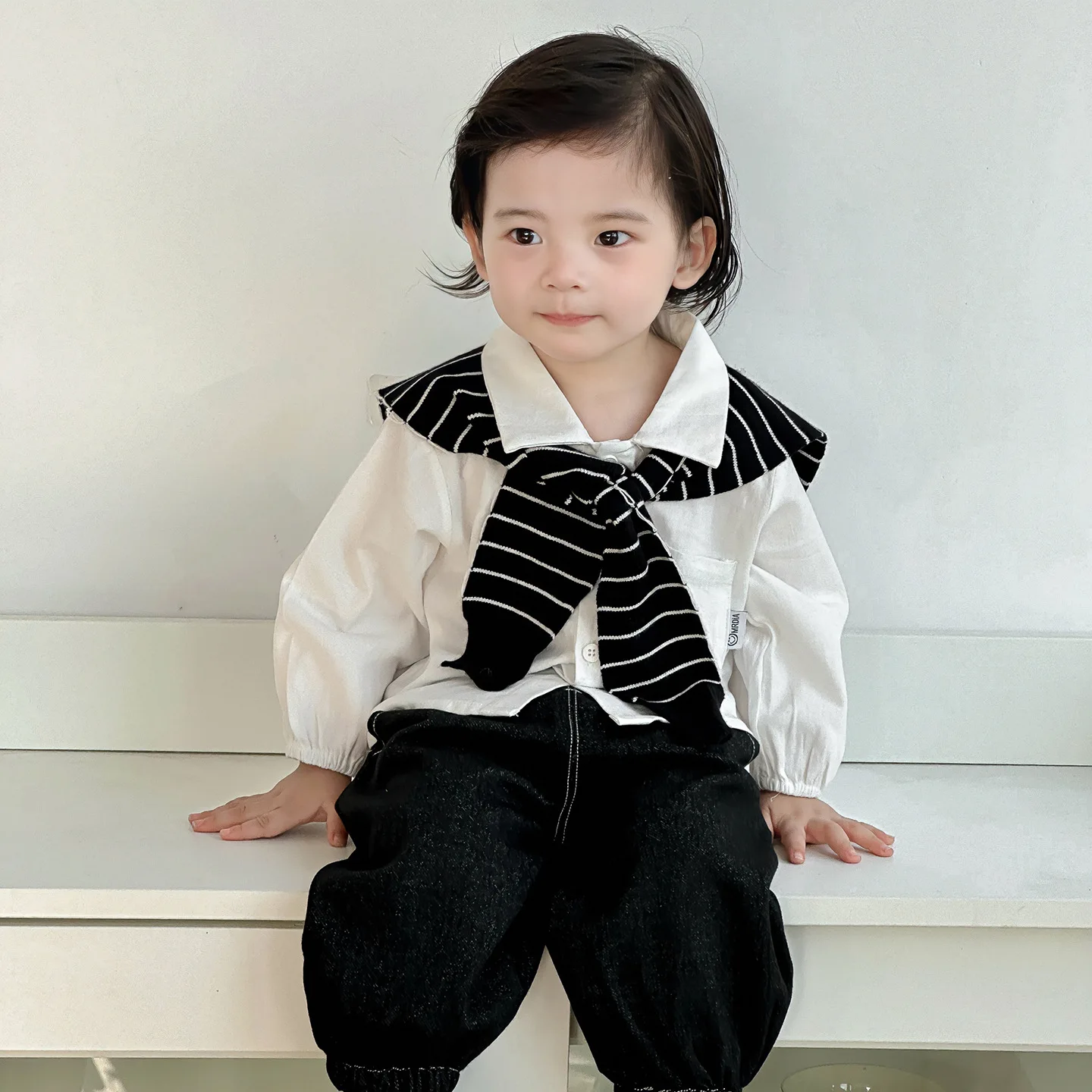 

Осенний комплект из 3 предметов для маленьких девочек, полосатая шаль с отложным воротником, однотонный топ для новорожденных девочек, свободный крой, шаровары для девочек, штаны