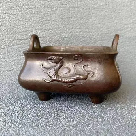 Antique Miscellaneous Collection Antique Old Bronze Xuanzi Furnace Four Big Beasts Bronze Incense Furnace Four-legged Ear Ar