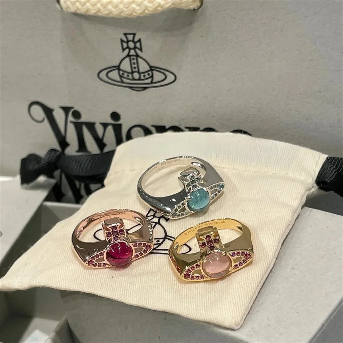 S925 Silver Queen Mother Jewelry Vivienne Westqueen2024 New Luxury Saturn Ring Women's Zircon Full Diamond Ring Fashionable And