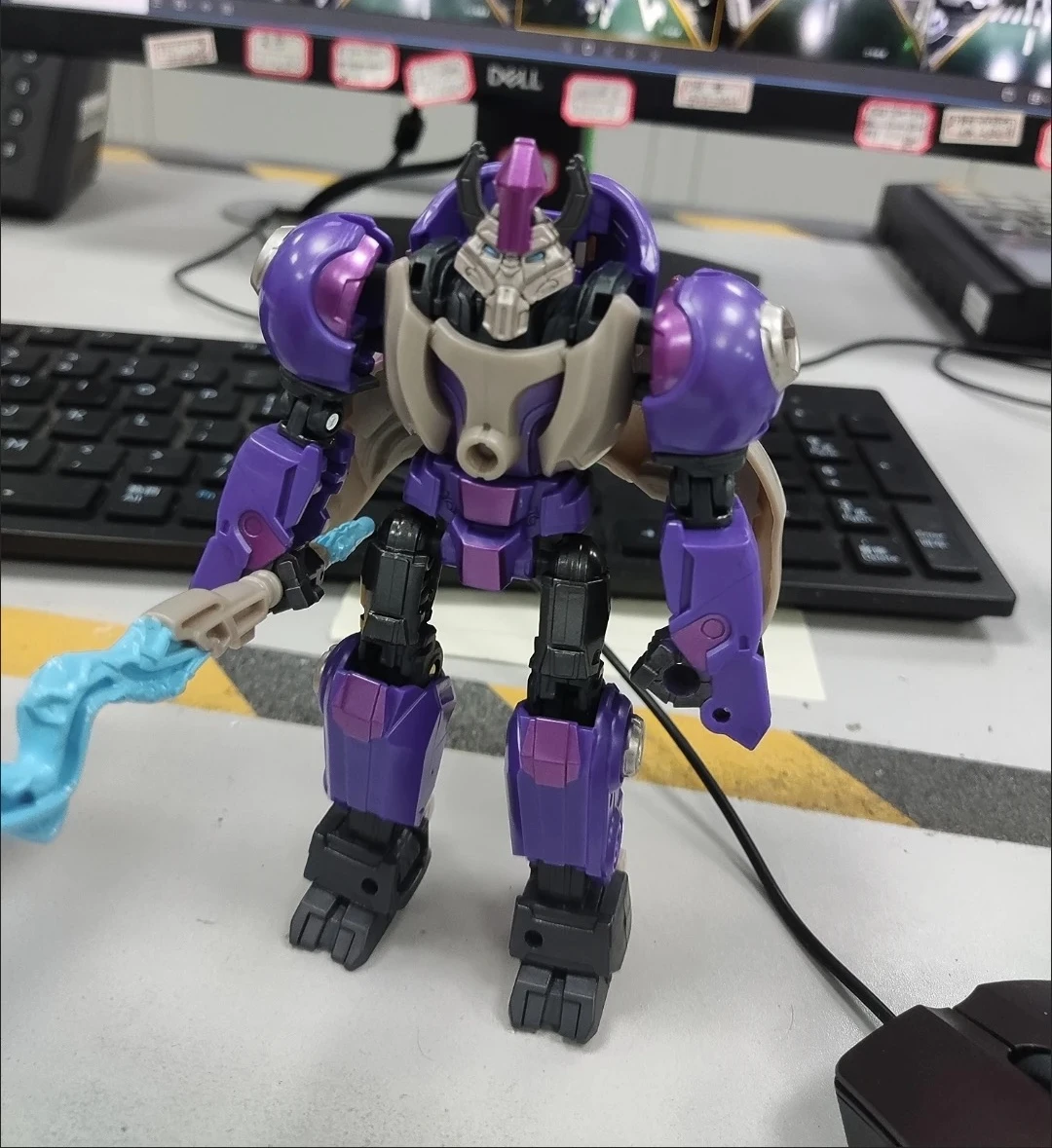 ในสต็อก Hasbro Transformation แหล่งกําเนิดสินค้า OP Quintesson Five Facesof Darkness Alpha Trion ตัวเลขการกระทําหุ่นยนต์ Transformation ของเล่น