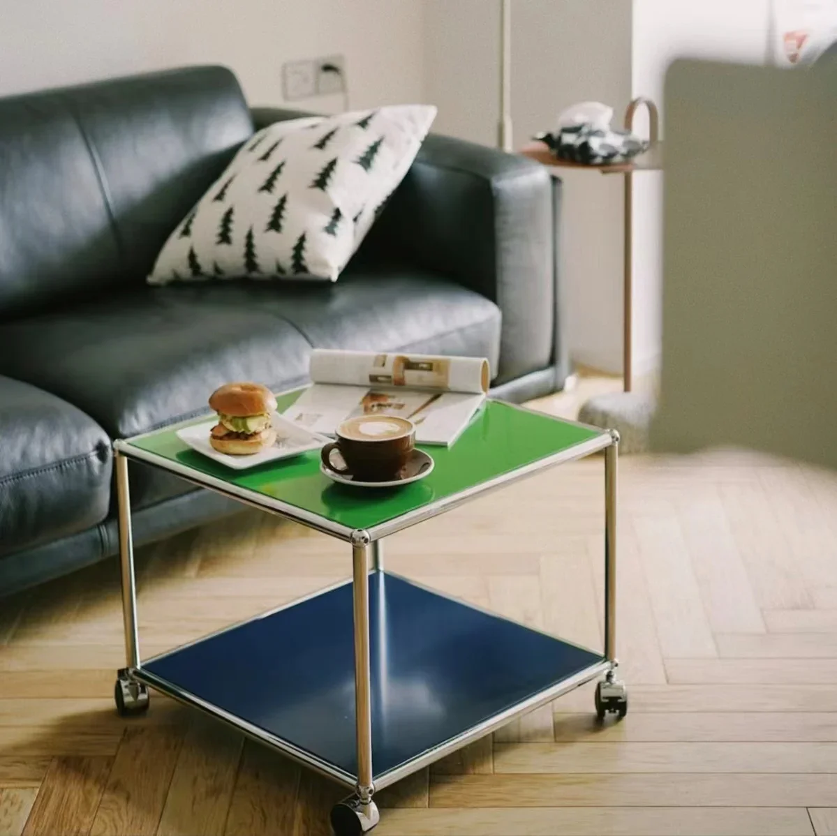 Small coffee table with roller skating side  atmosphere sofa  bedside table modern simple living room