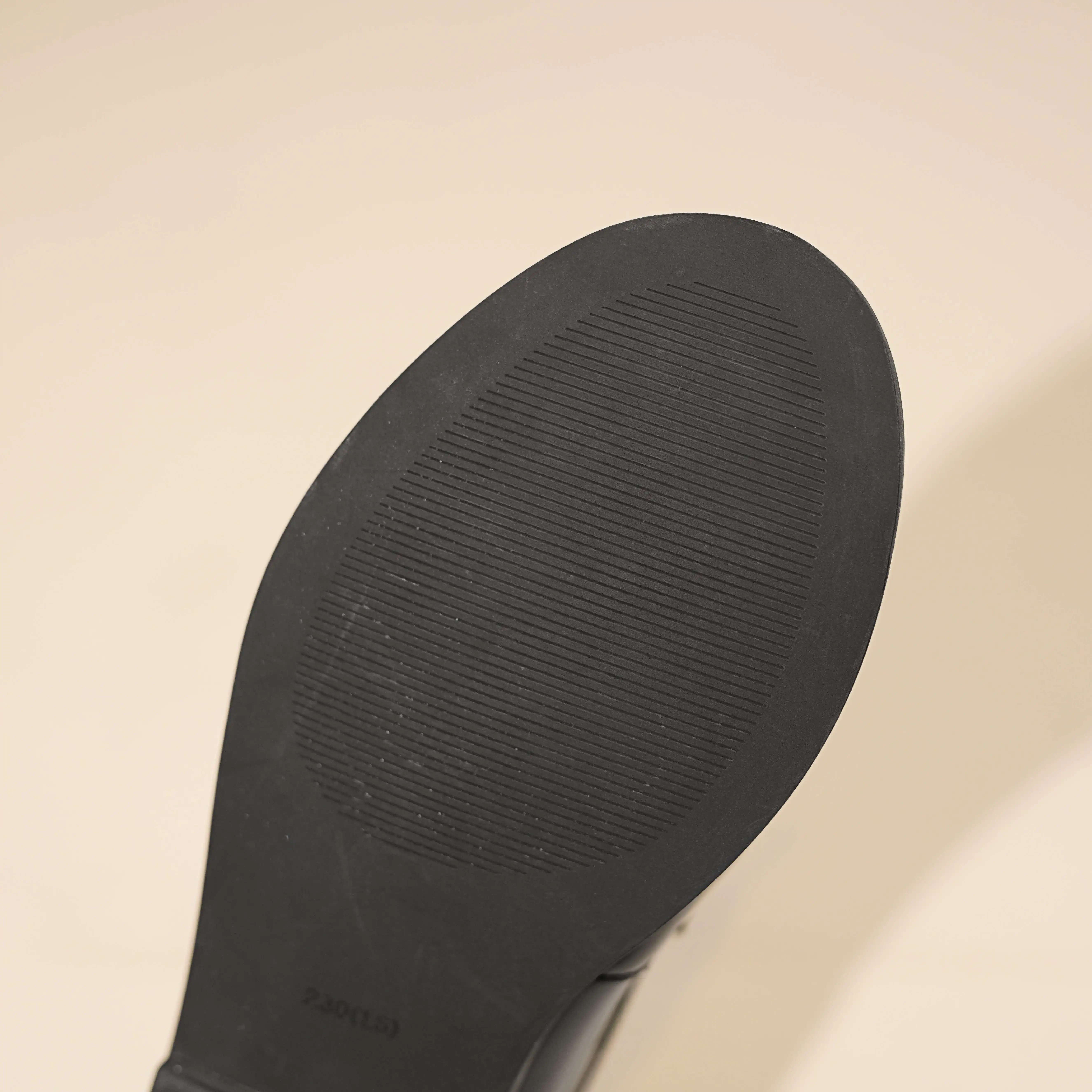 Cowhide Slip-On Loafers - Retro Low Heel Pleated Women Pumps