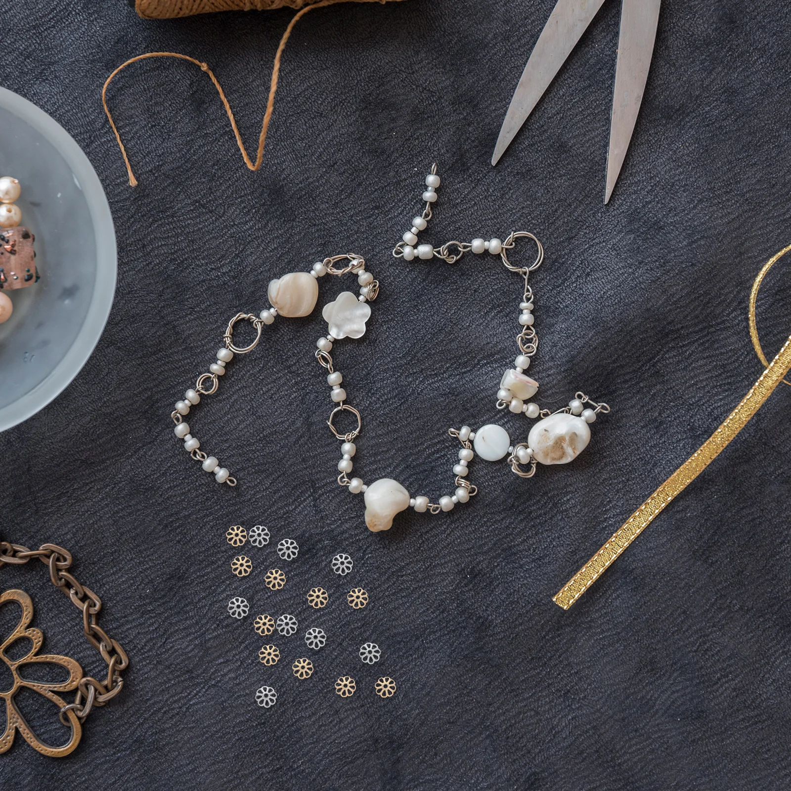 

200Pcs Hollow Flower Bead Caps Stainless Steel Spacer Caps for DIY Jewelry Making Bracelets Necklaces Findings for Bracelets