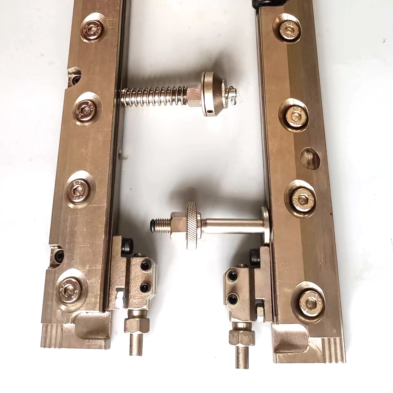 69.353.732 High Quality Low Price Quick Action Plate Clamp GTO 52 Printing machine accessories