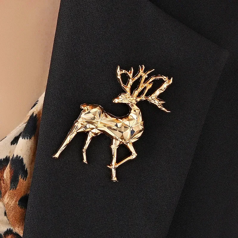 

Cross-Border Hot Sale Deer Brooch Pin Unisex Christmas Fashion Cartoon Clothing Accessories Small Fragrance Style Ladies Gentl