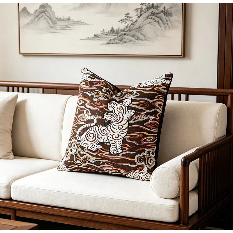 GUVINCI Chinoiserie-Inspired Tiger Foo Dog Decorative Pillow Cover Luxury Jacquard Cushion Case Stunning Toss Accent 45x45 50x50