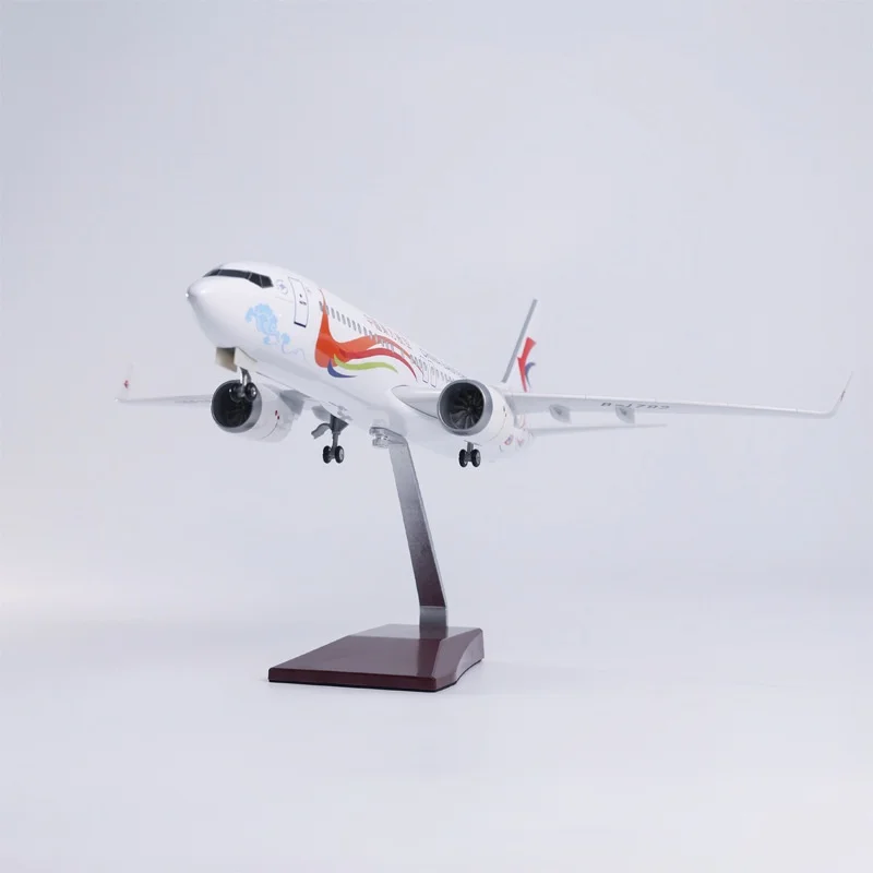 47cm 1/80 Scale Aircraft China Eastern Airways B737-800 Airplane Model Peacock Painting Plane Resin Diecast With Lights Souvenir