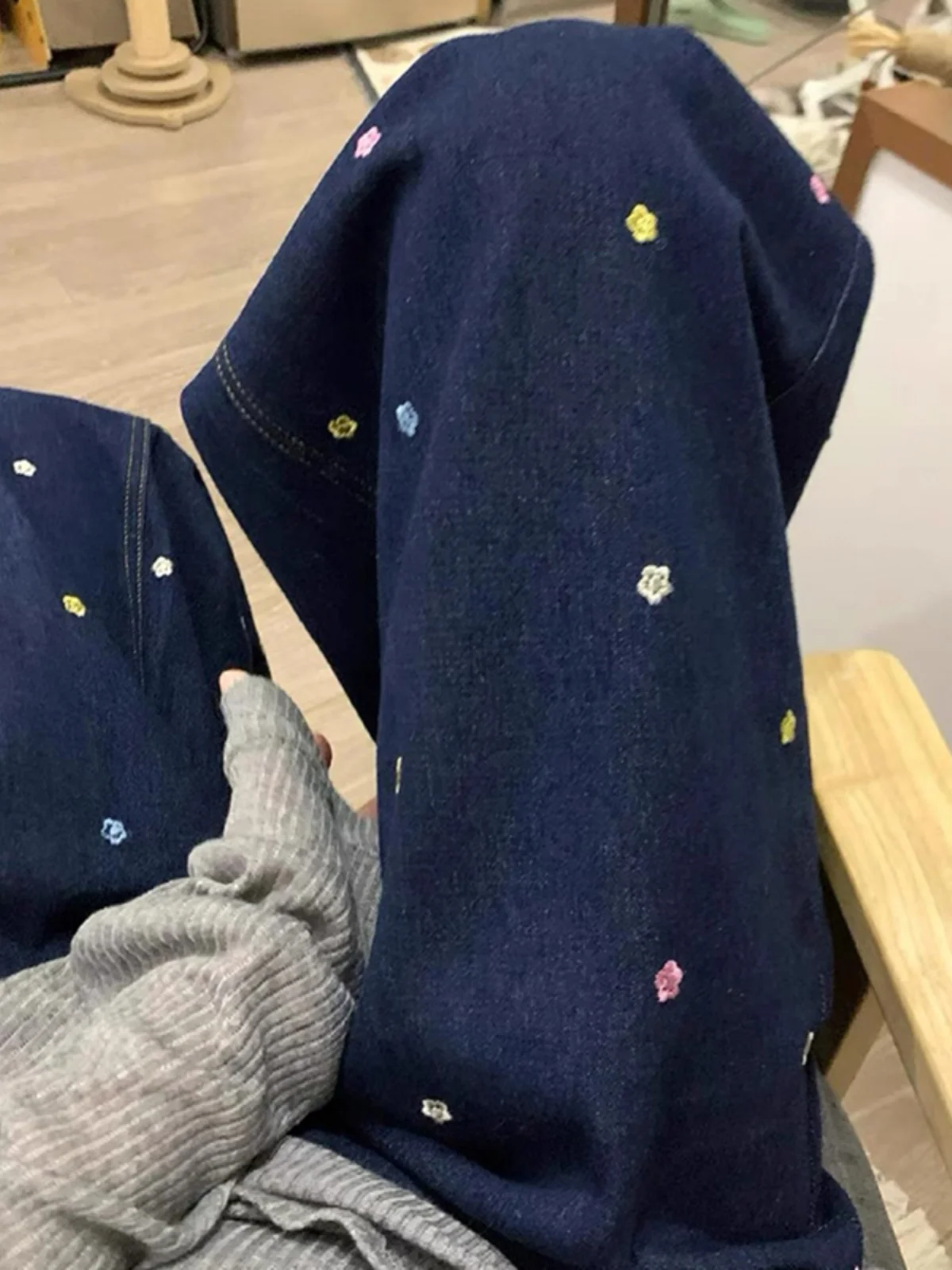 

Ретро американские синие свободные широкие джинсы с цветочной вышивкой и прямым кроем, женские джинсы с высокой талией, особый интерес